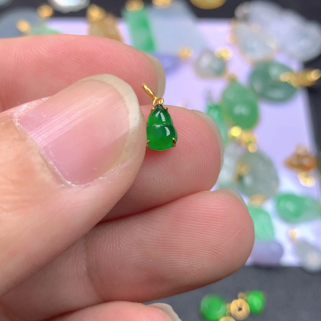 【闪购商品】颈饰18K金镶嵌翡翠翡翠