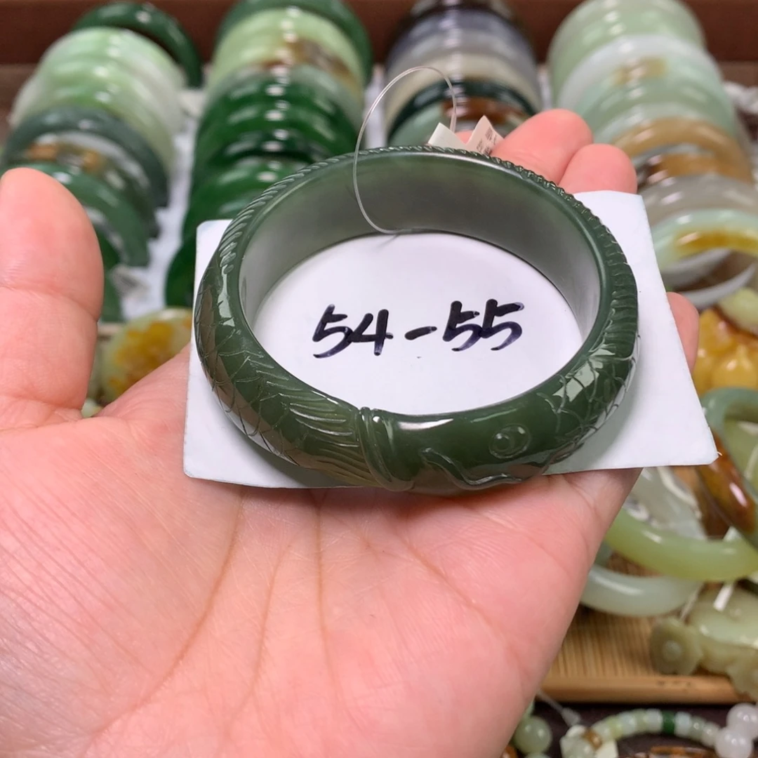 和田玉未镶嵌手镯