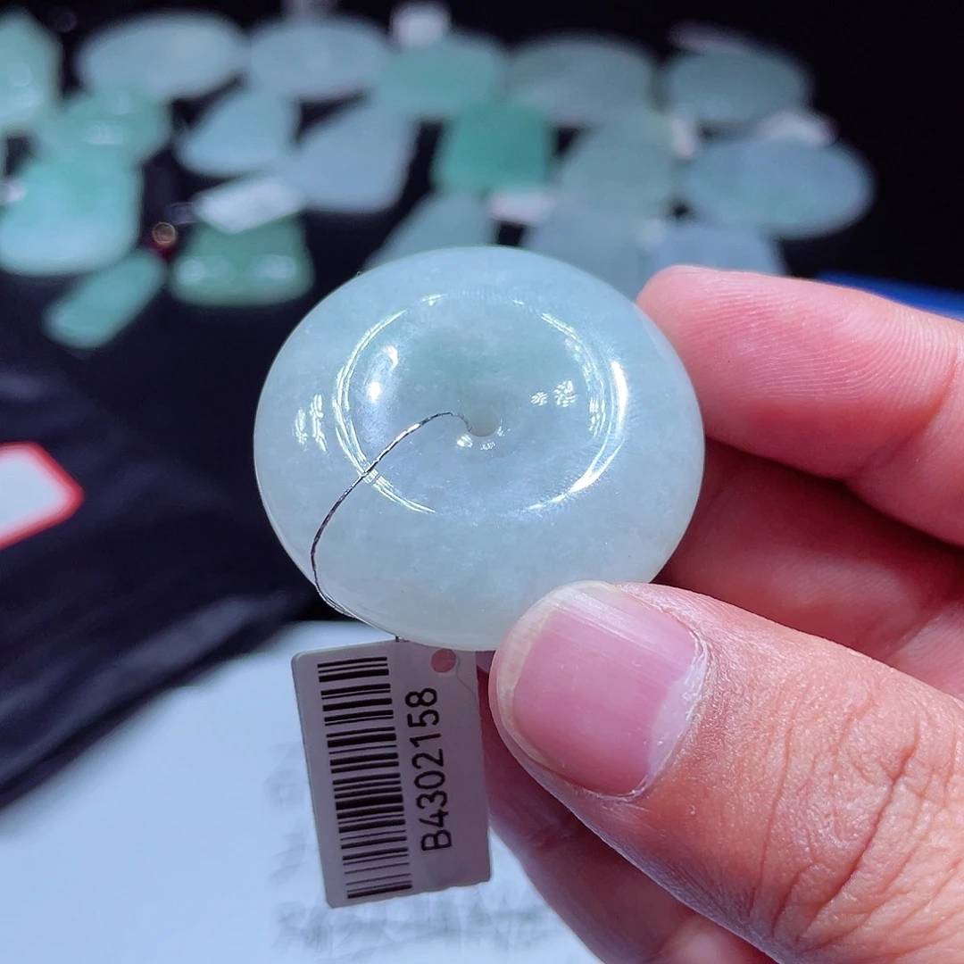 小***菜翡翠未镶嵌颈饰翡翠