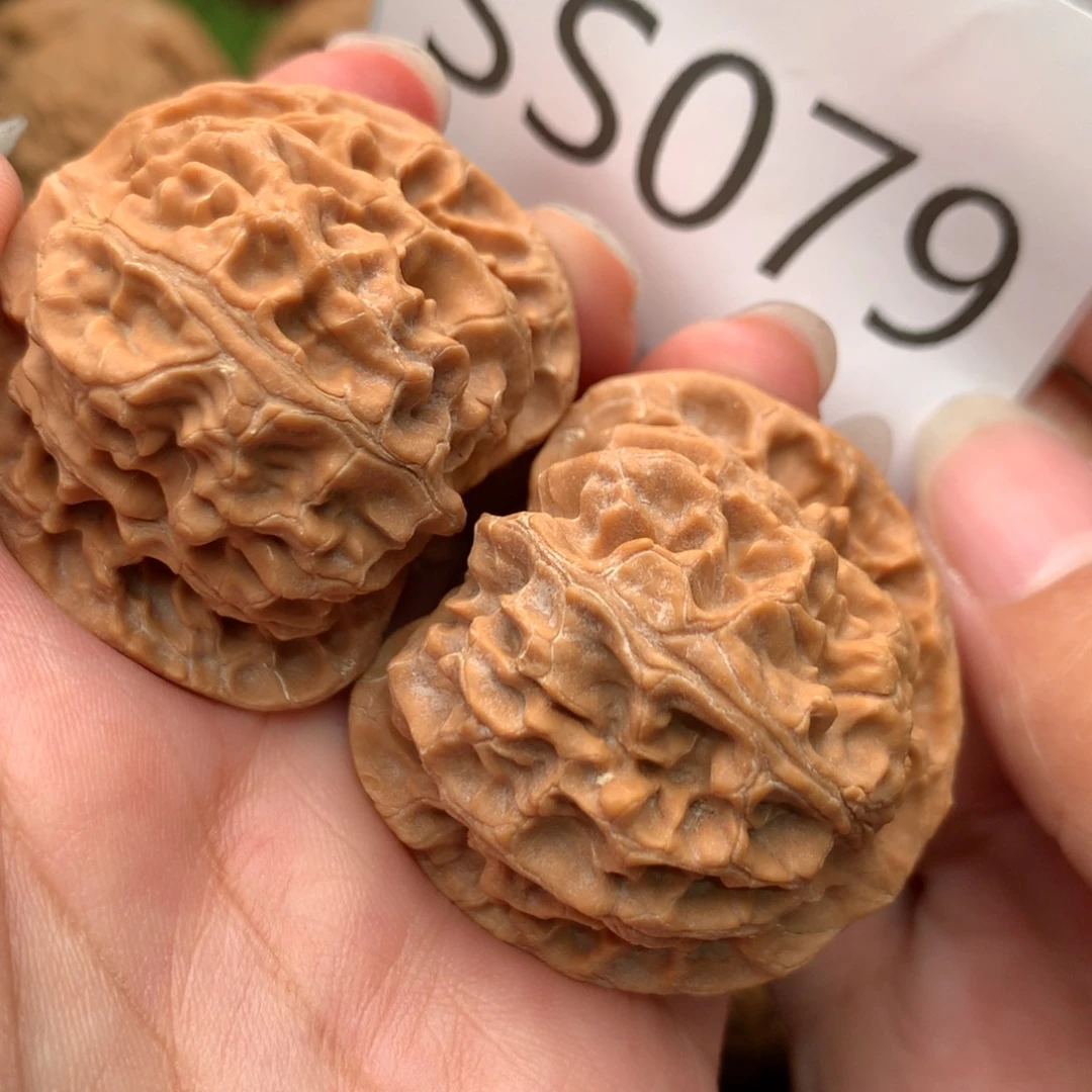 文玩核桃把件红皮爆肉苹果园40