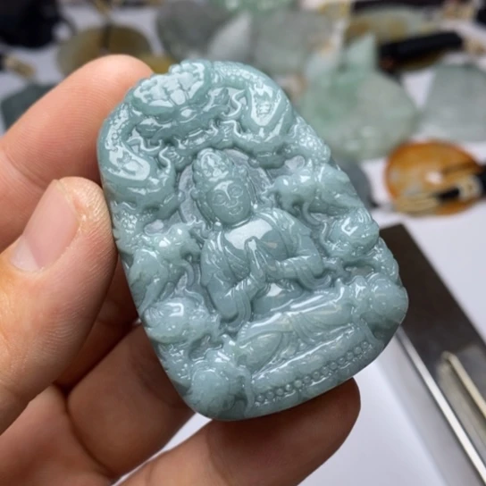 翡翠未镶嵌颈饰翡翠