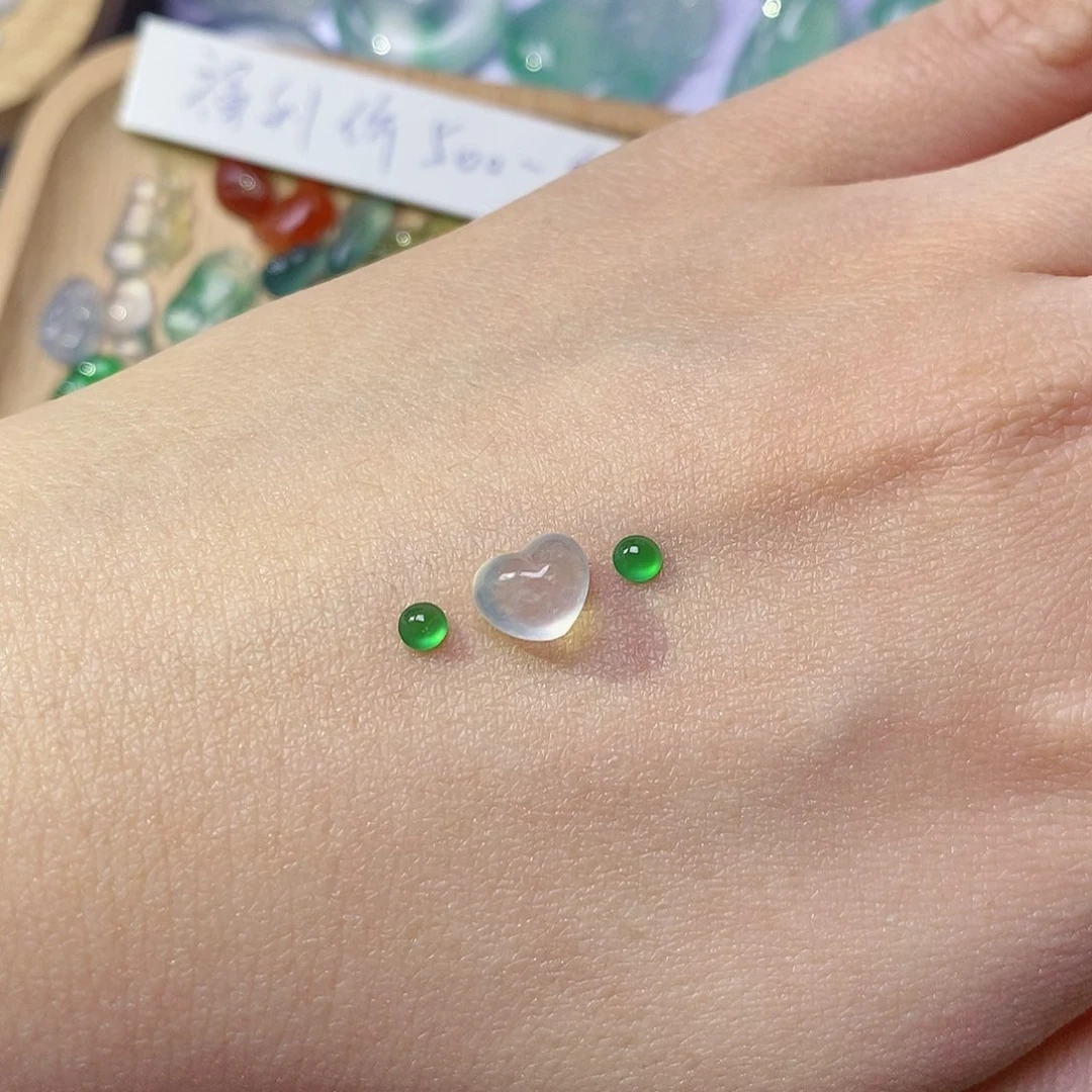 定制翡翠未镶嵌翡翠