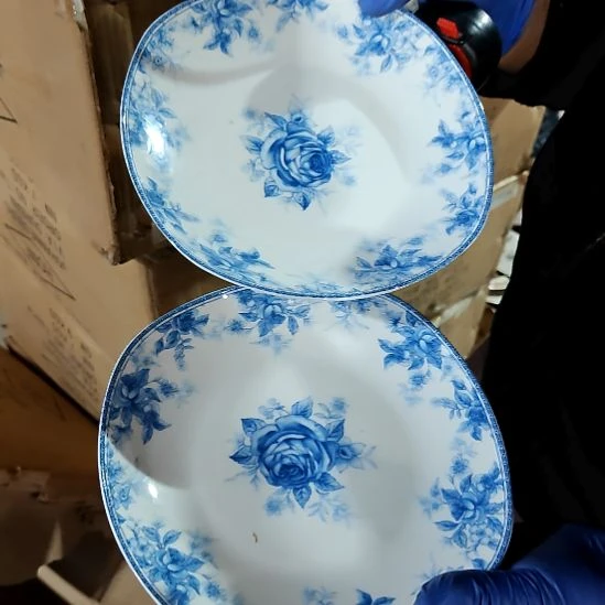 摆件盘子碗茶壶啥都有