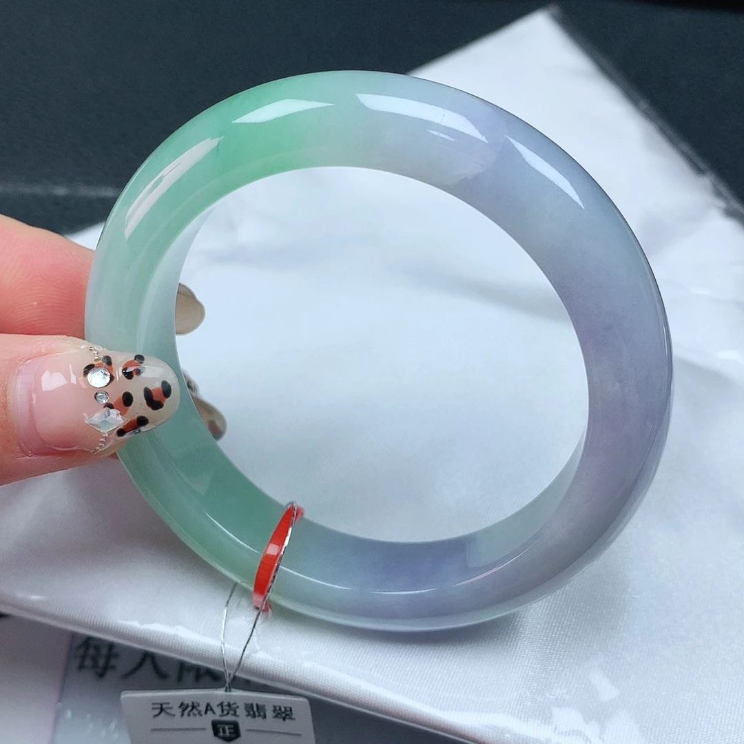 翡翠手镯未镶嵌54圈