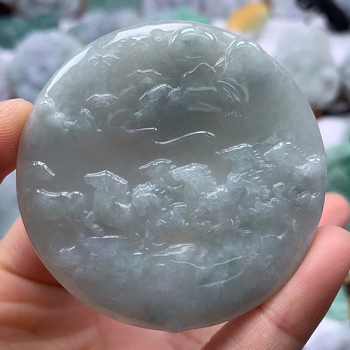 翡翠未镶嵌颈饰马到成功福利