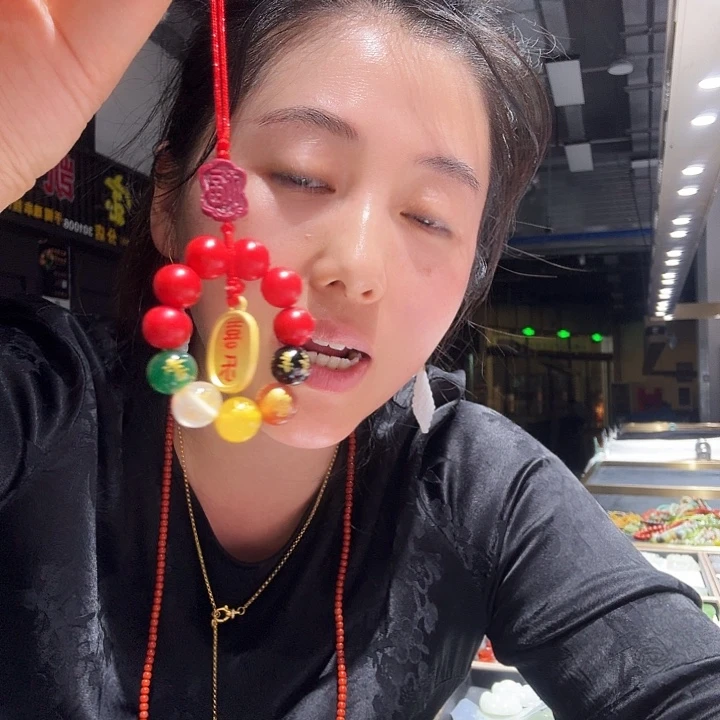 颈饰未镶嵌南红玛瑙