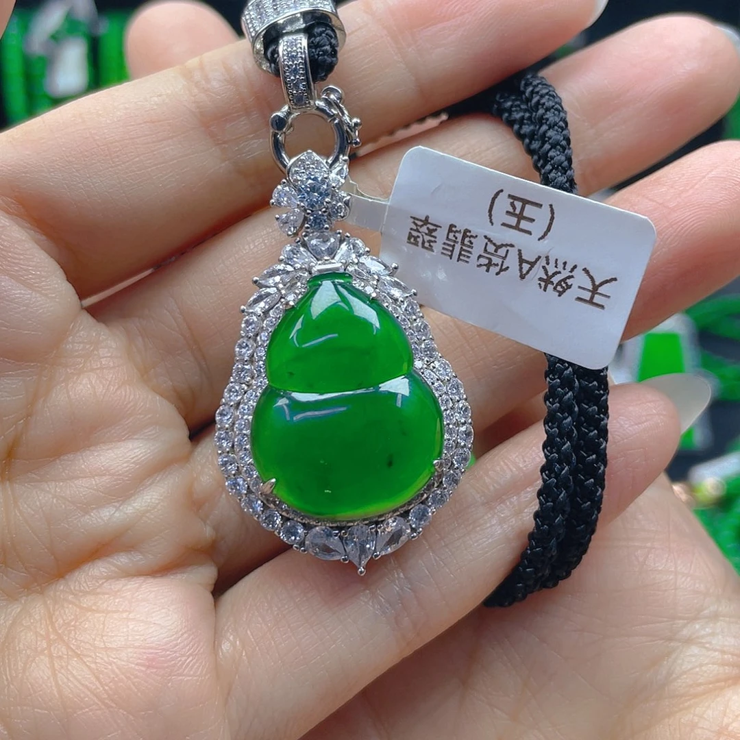 翡翠吊坠(赠链)银S925镶嵌天然A货翡翠大葫芦吊坠