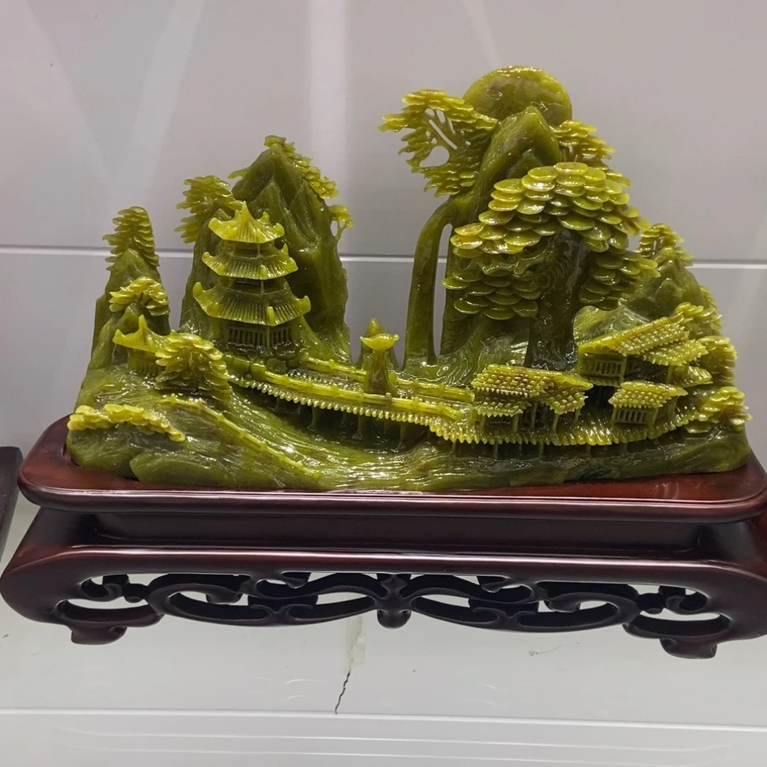 蛇纹石玉（覆膜）未镶嵌珠宝奇石