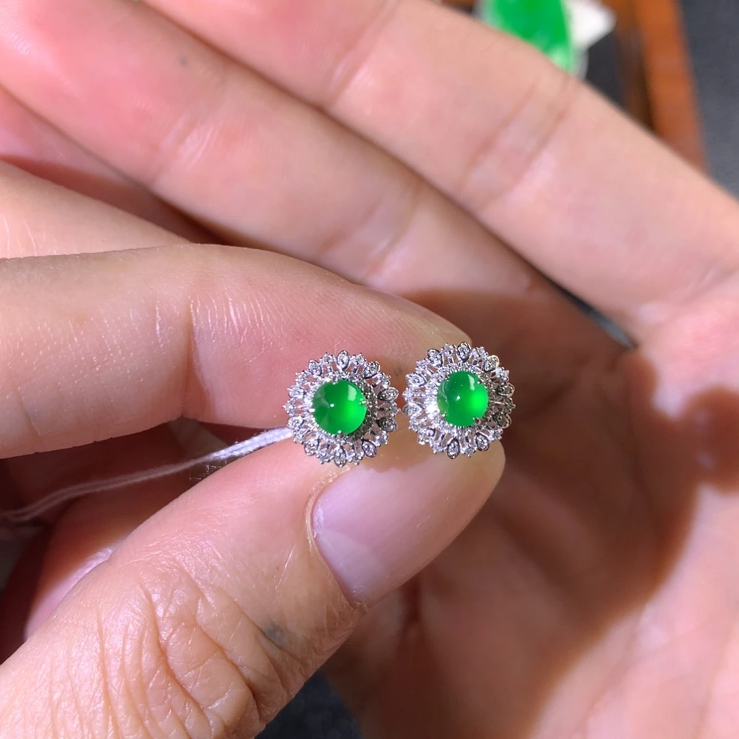 翡翠18K金镶嵌耳饰翡翠