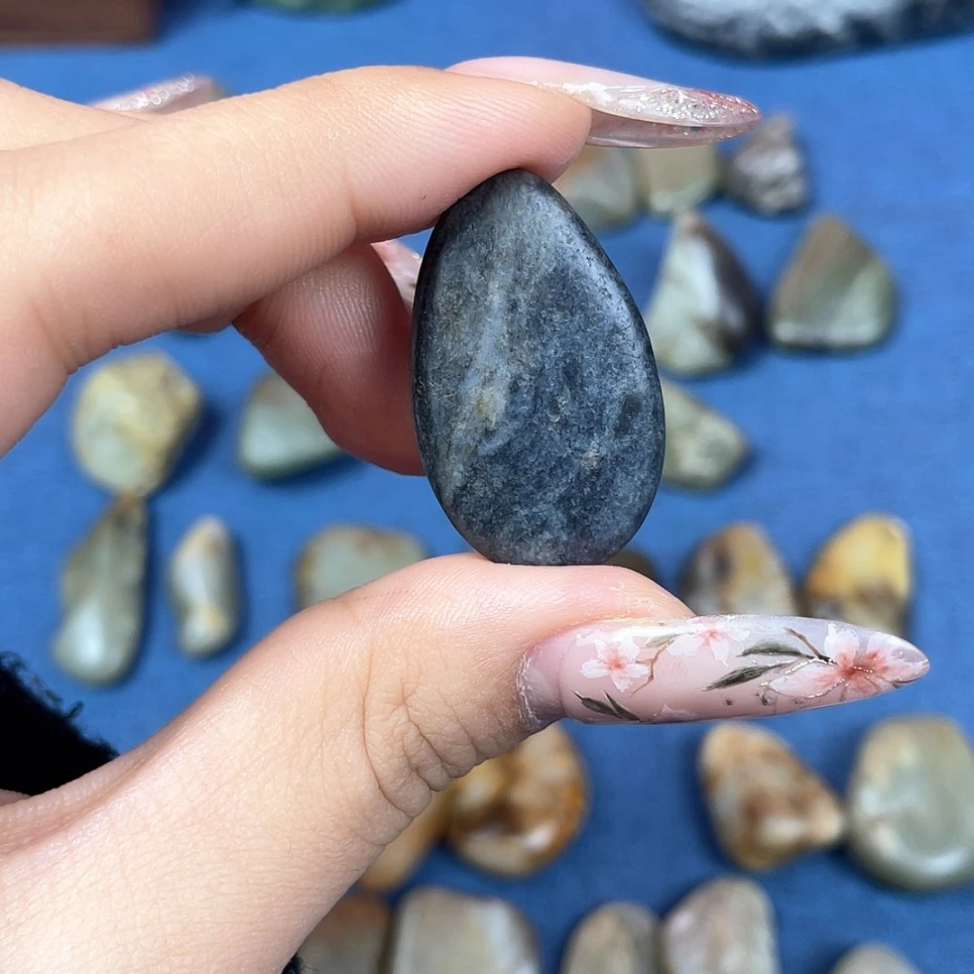 和田玉珠宝奇石未镶嵌I****店