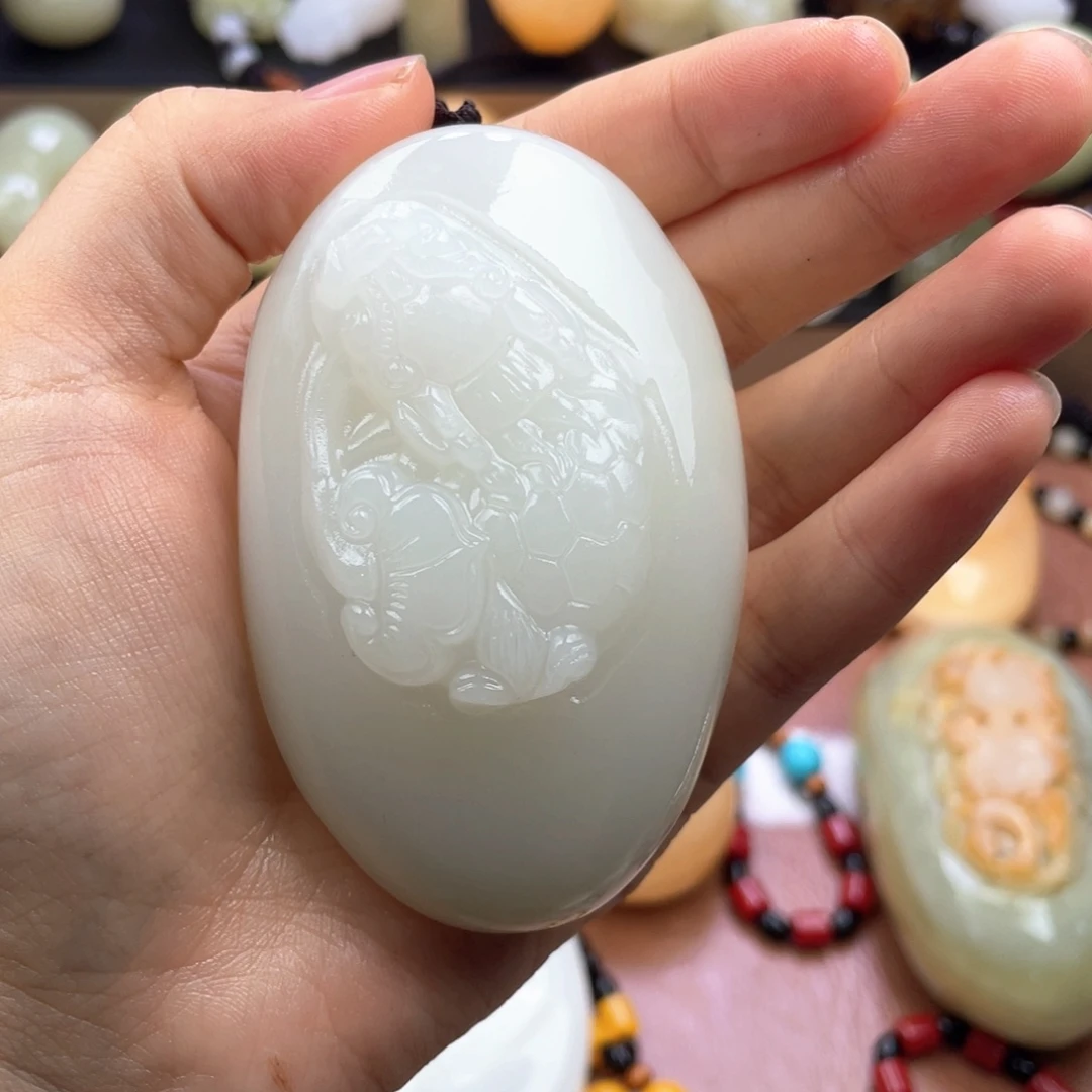 樱***乐石材天然古青石手把件