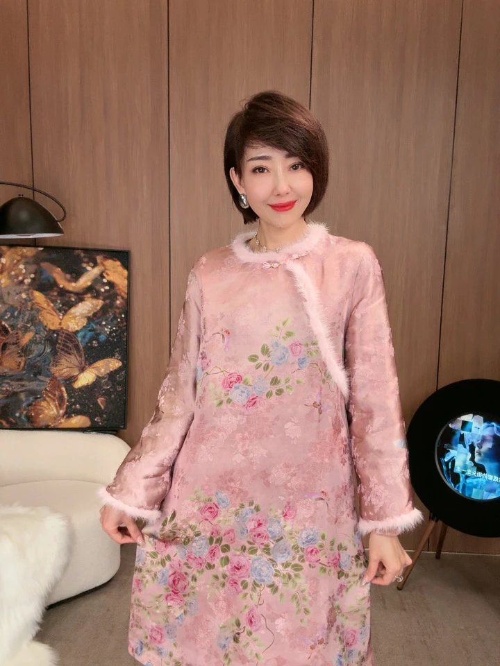 露露【玫瑰之约】定位花冬季新款加棉水貂毛新中式国风连衣裙T930