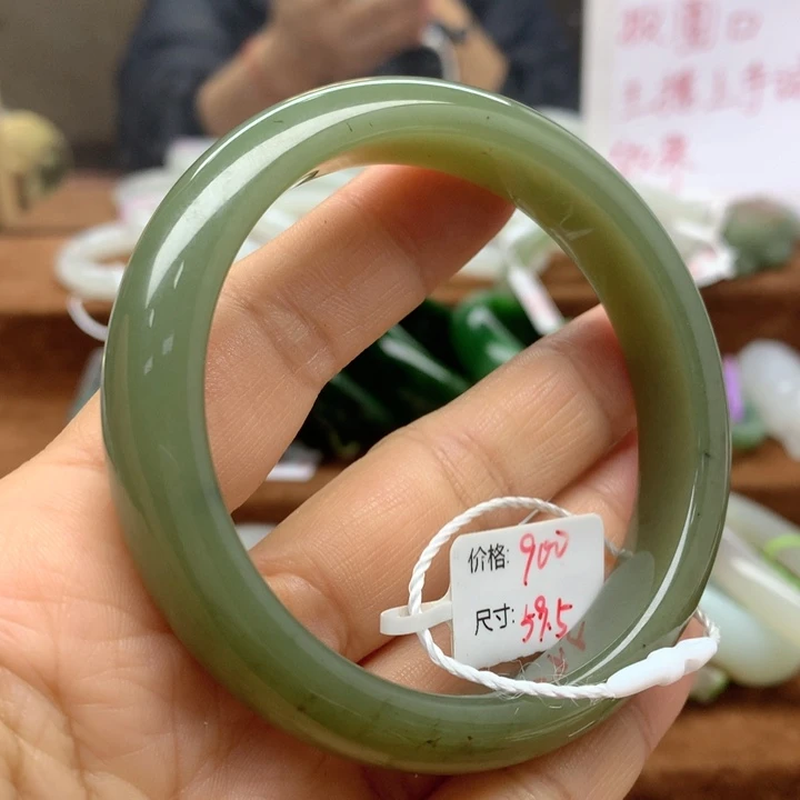 未镶嵌手镯和田玉