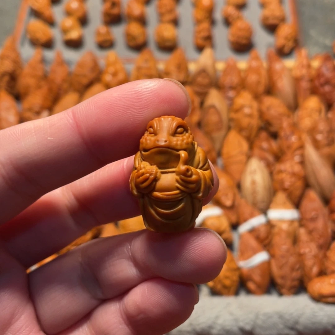 橄榄核手串/手链烟斗金蟾