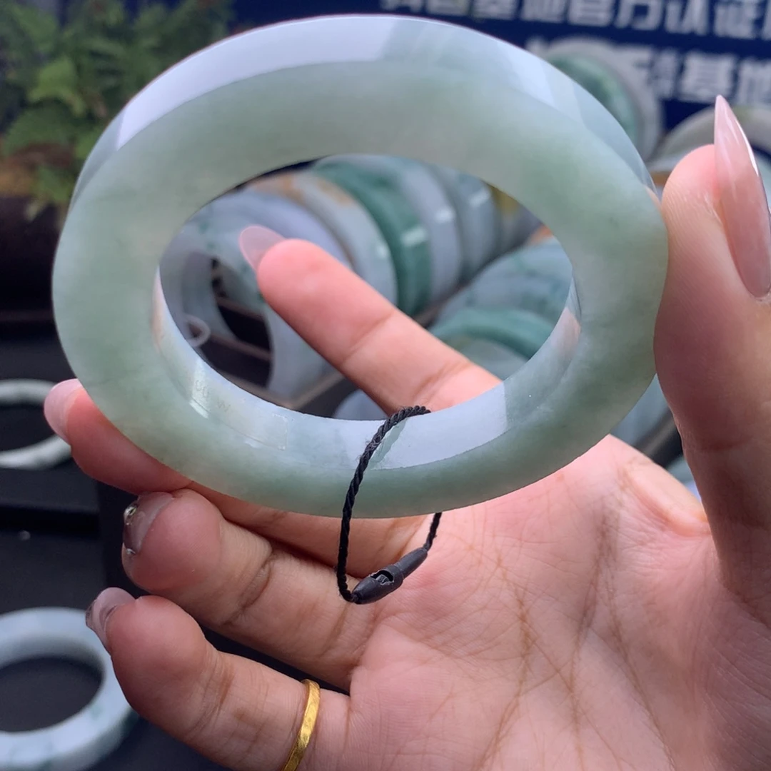 定制翡翠未镶嵌手镯不退不换