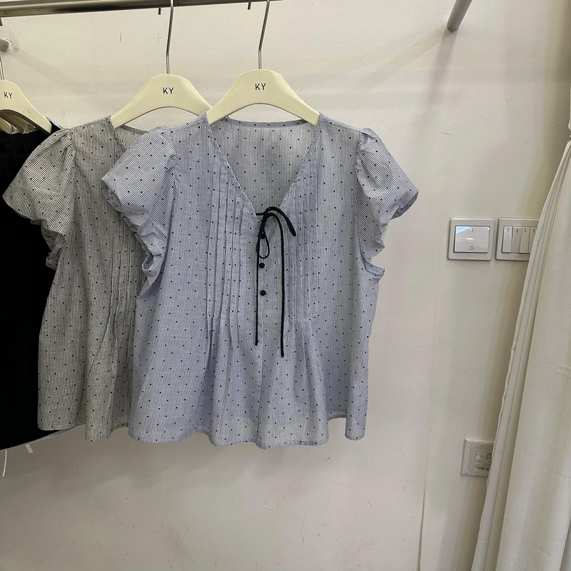 短袖衬衫女2025夏新款韩版设计感V领绑带波点宽松百搭泡泡袖上衣