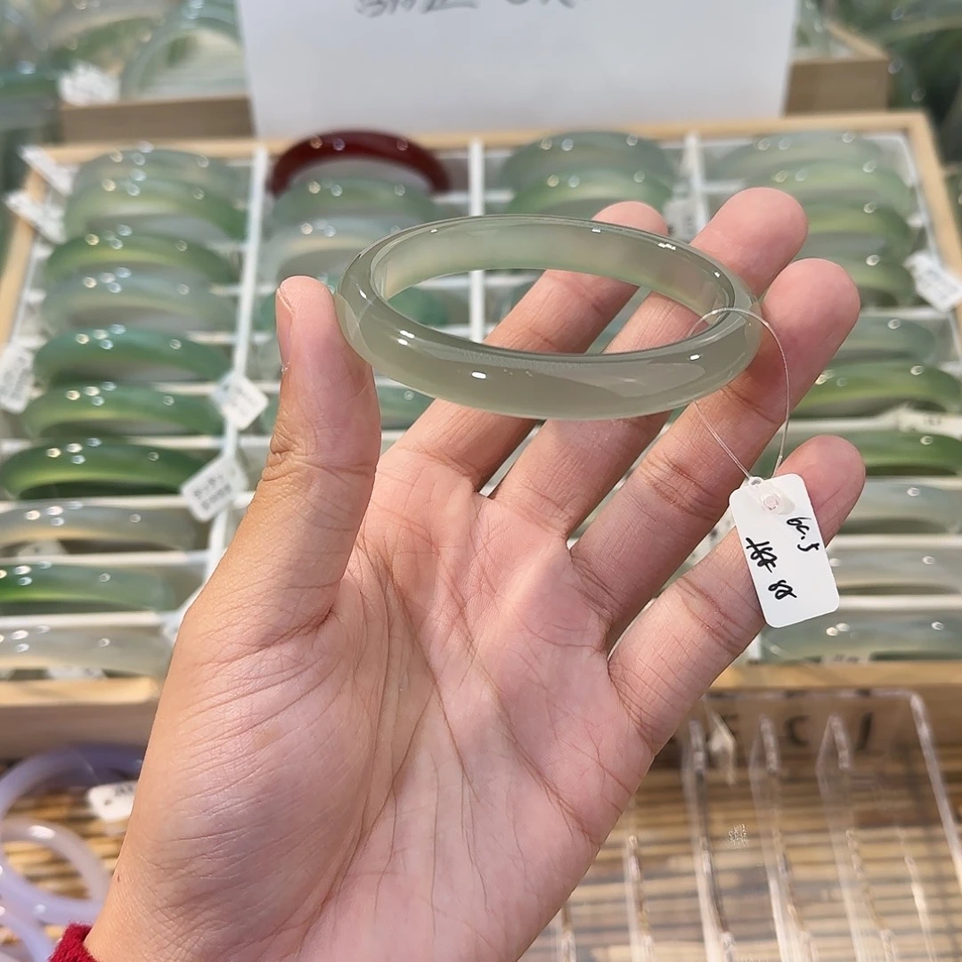 玛瑙/玉髓未镶嵌手镯圈口60.5