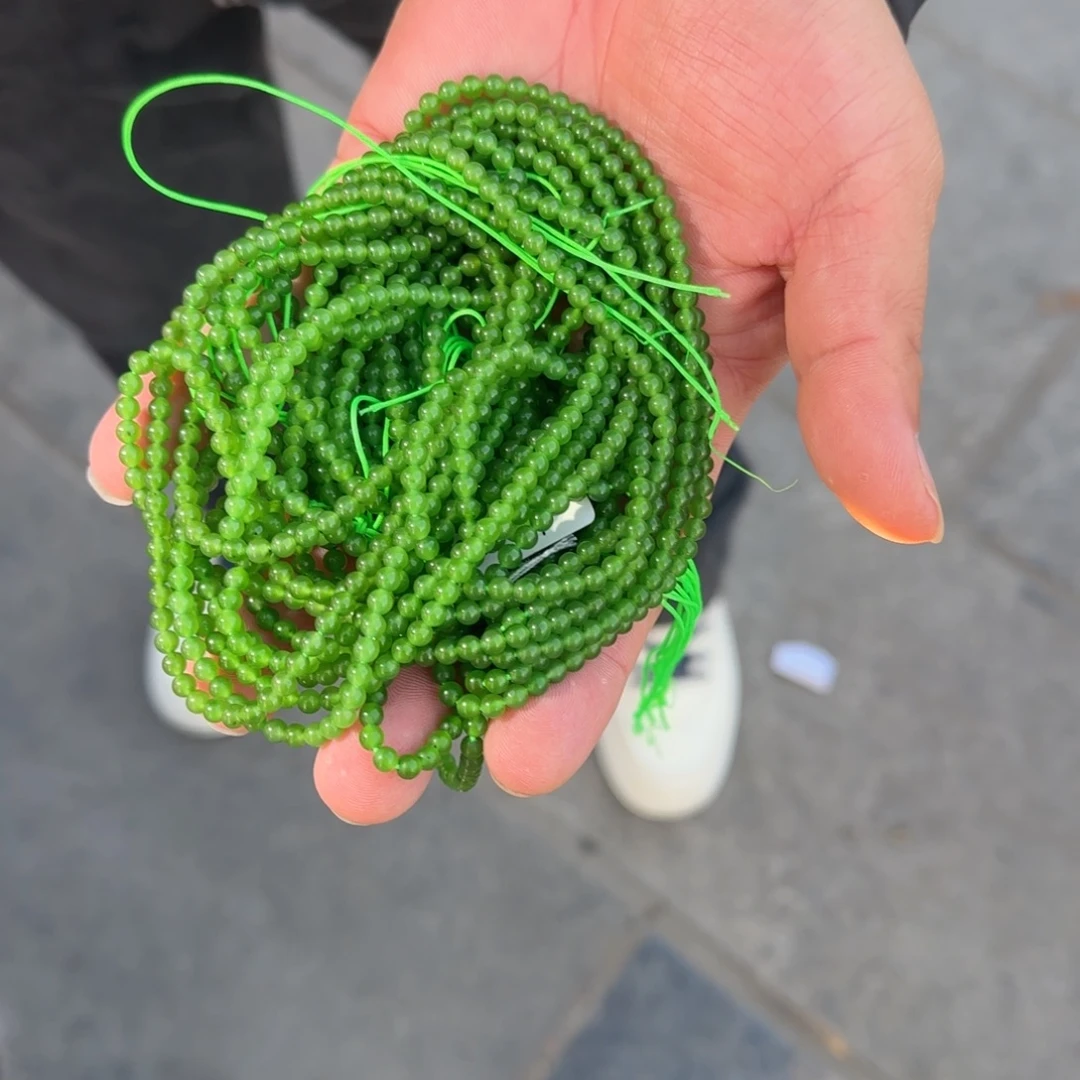 和田玉未镶嵌颈饰俄碧冰鲜绿多样性发货拍一发一