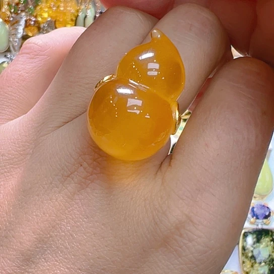 未镶嵌琥珀珠宝奇石