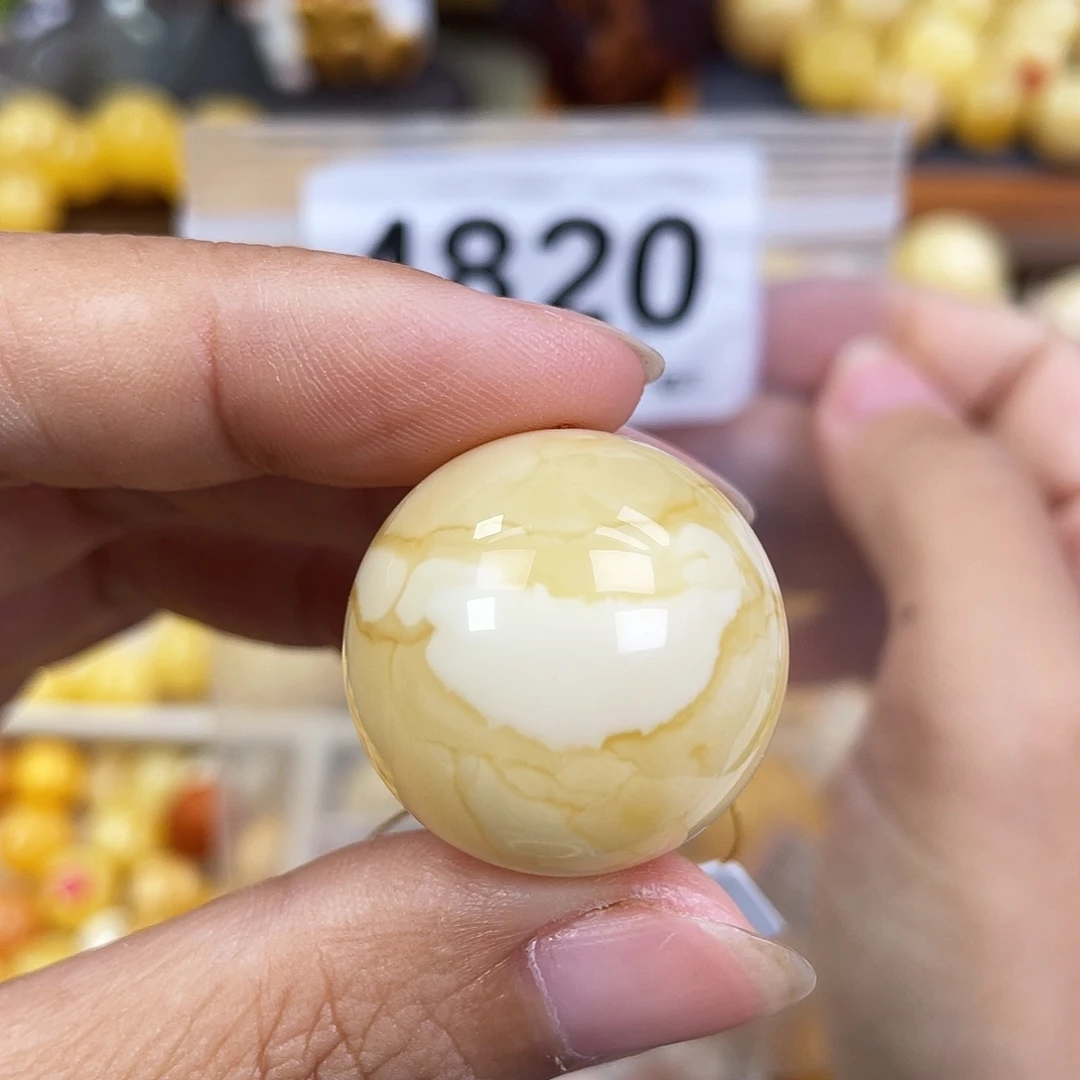 琥珀未镶嵌珠宝奇石24.4