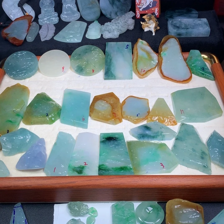 颈饰未镶嵌翡翠鑫****陈包工