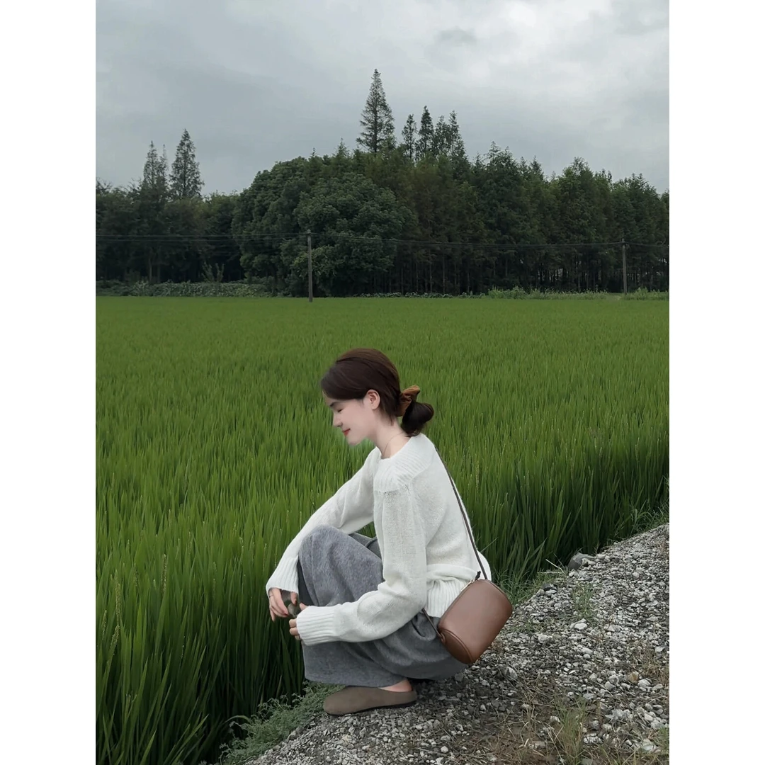 淑女一字领毛衣女2025秋季新款宽松气质针织衫减龄上衣裤子套装