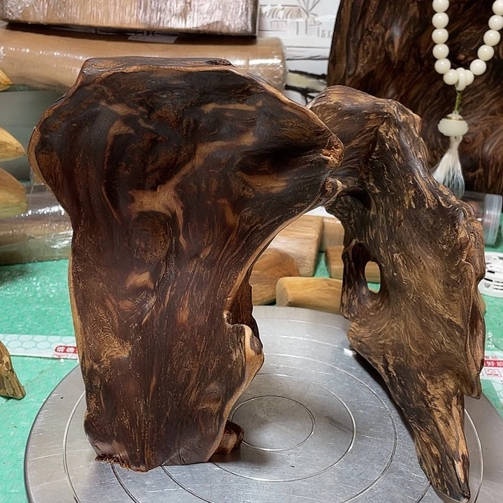 随***看木（红木类）土沉香香木摆件