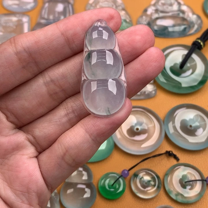 颈饰未镶嵌翡翠….