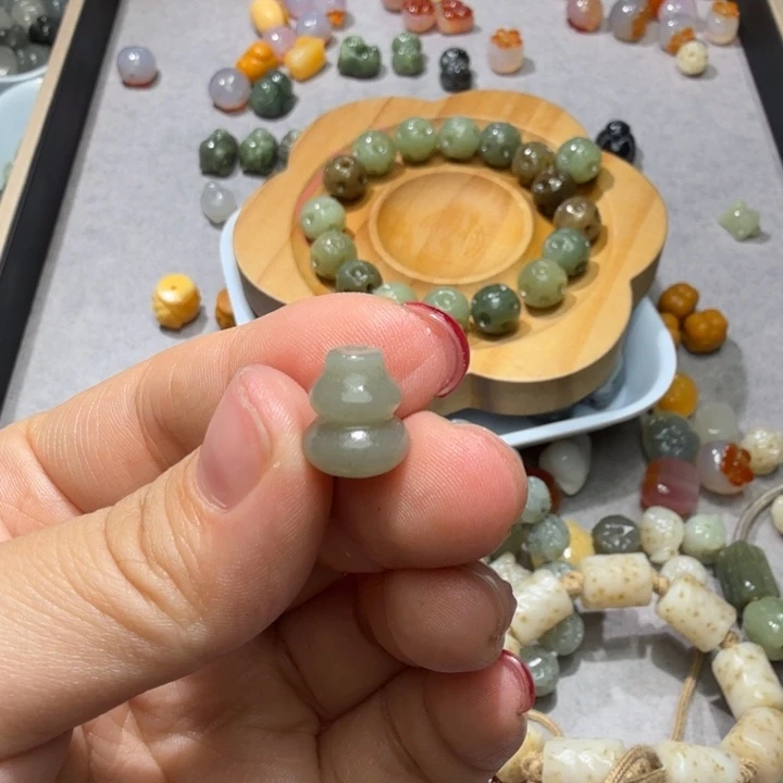 和田玉未镶嵌珠宝奇石