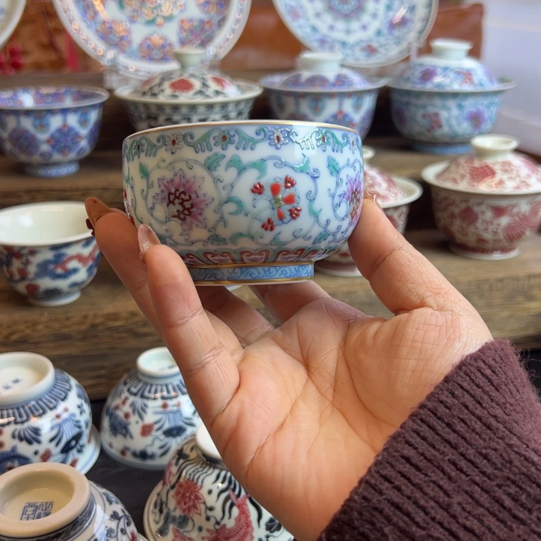 Y冉月观隐斗彩唐宫杯