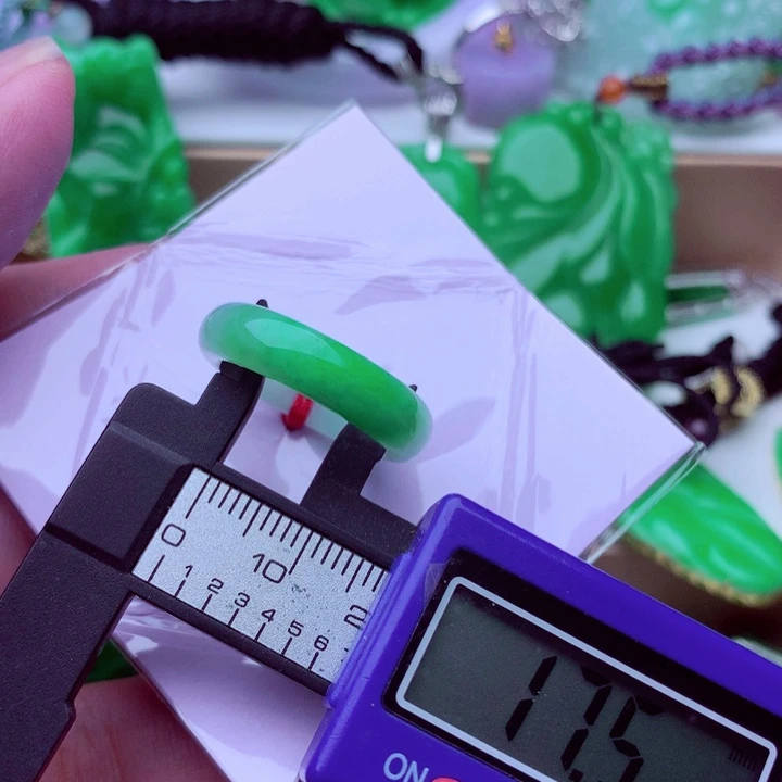 未镶嵌戒指翡翠…．．