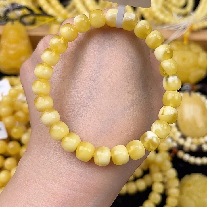 琥珀未镶嵌颈饰琥珀