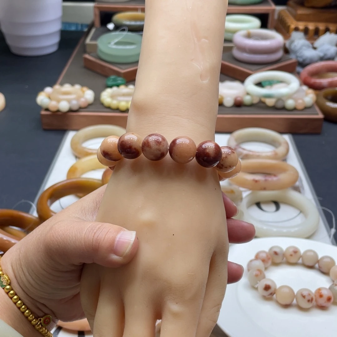 选***难石英岩玉未镶嵌手镯