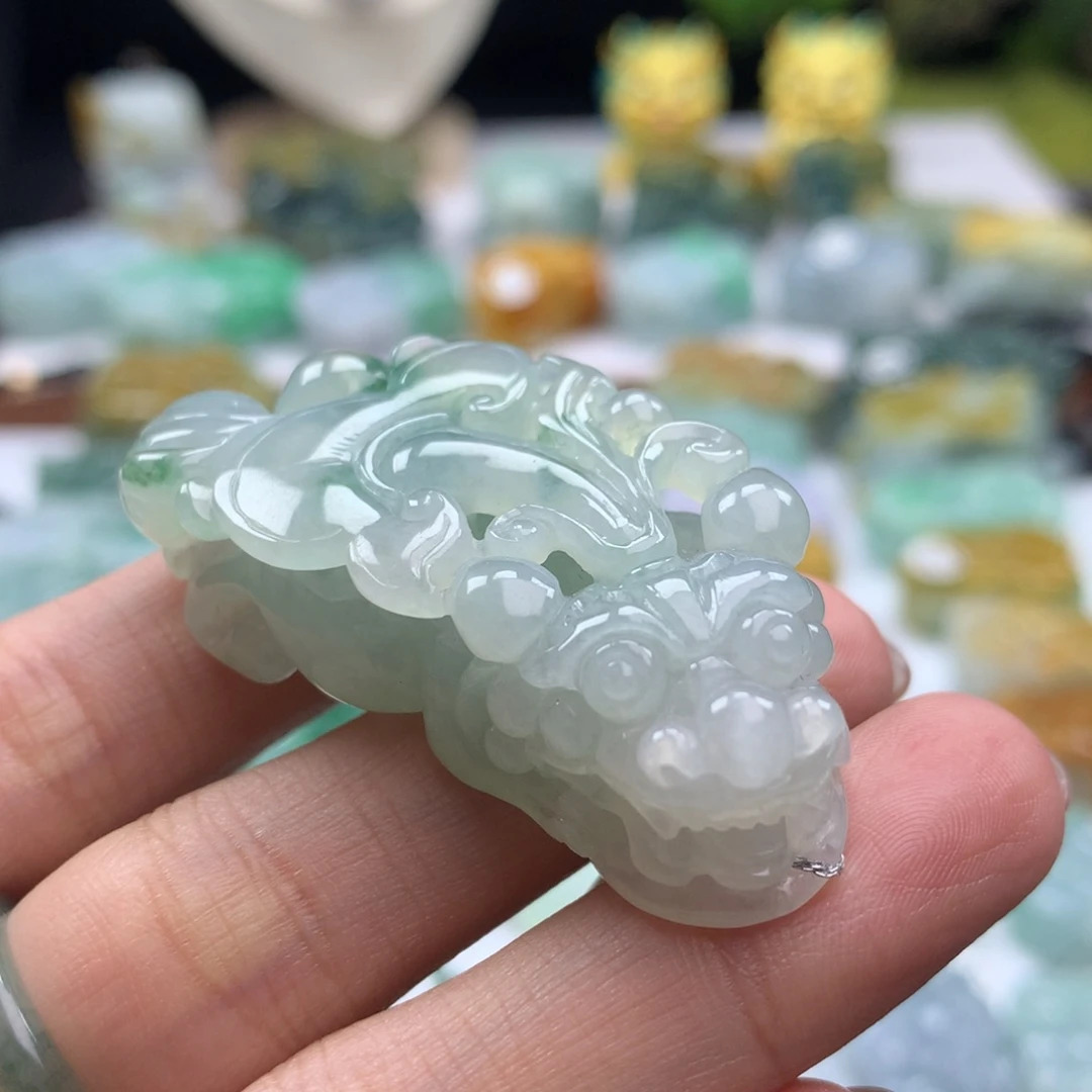 翡翠未镶嵌颈饰貔貅25