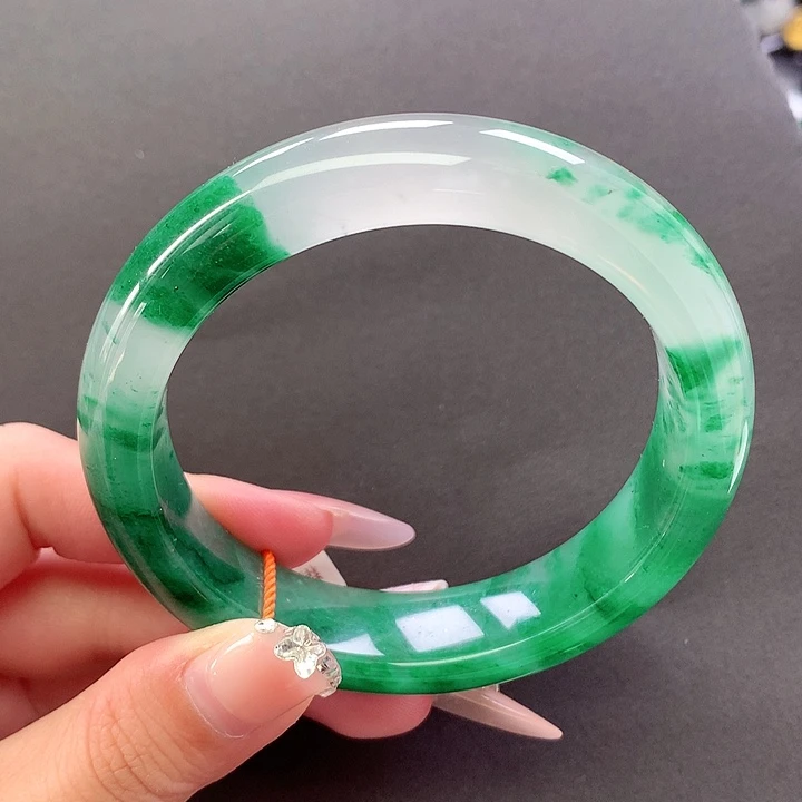 未镶嵌手镯石英质玉