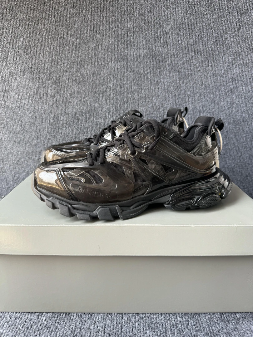 未使用 Balenciaga/巴黎世家 42码 track 黑武士 老爹鞋 原盒