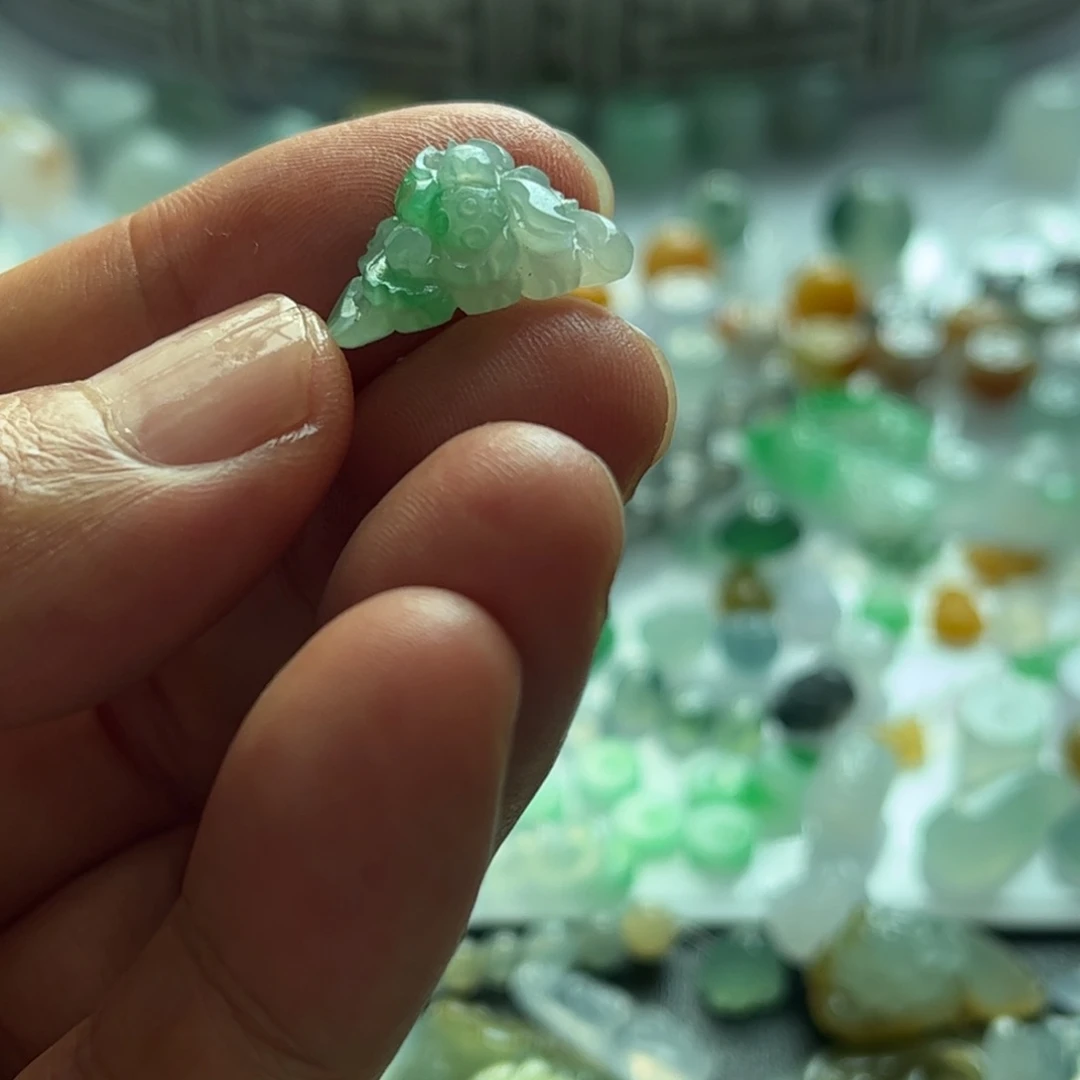 定制翡翠未镶嵌莲花