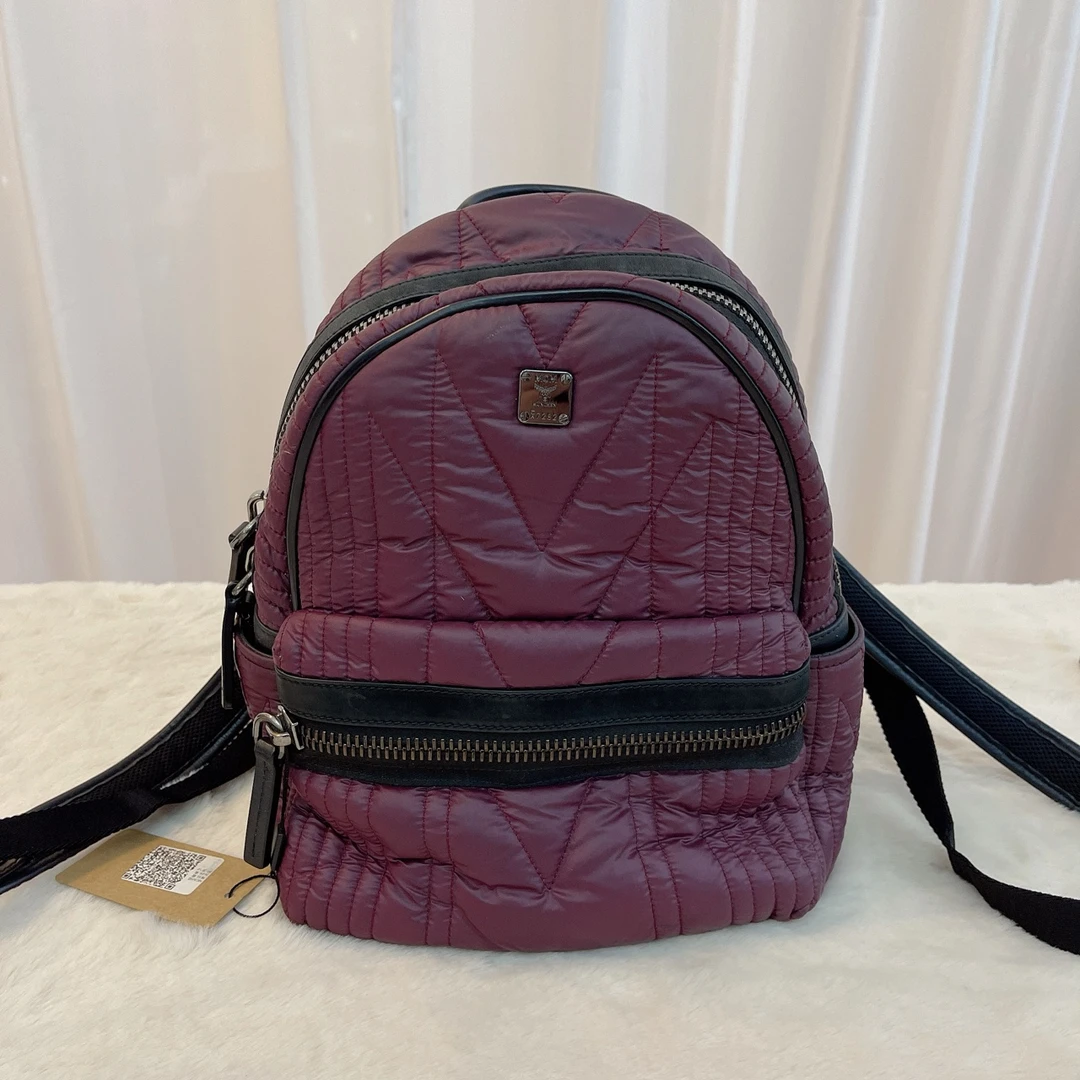 95新 MCM MCM 双肩包 底长26  B187