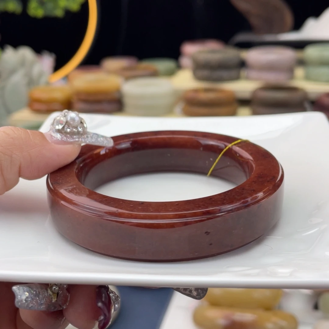 【闪购商品】石英质玉手镯未镶嵌我****果