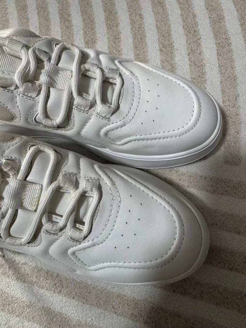 简约舒适厚底小白鞋女