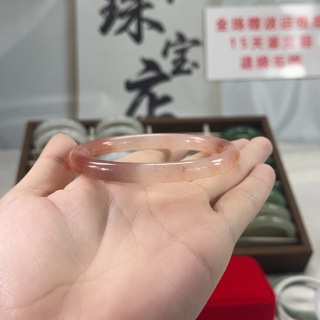 未镶嵌手镯石英质玉