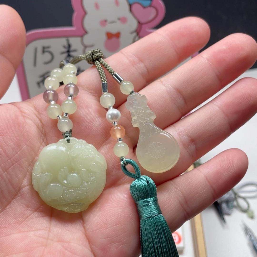 未镶嵌蛇纹石玉颈饰