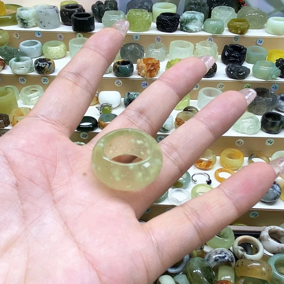 D***星岫玉未镶嵌天然岫玉戒指