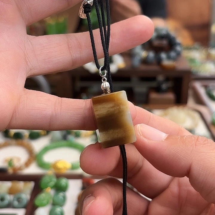 和田玉（糖玉）未镶嵌颈饰