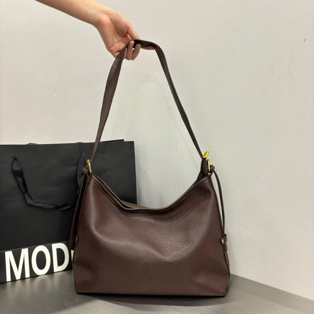 大容量超火单肩包包女式新款潮休闲百搭单肩包时尚通勤托特包