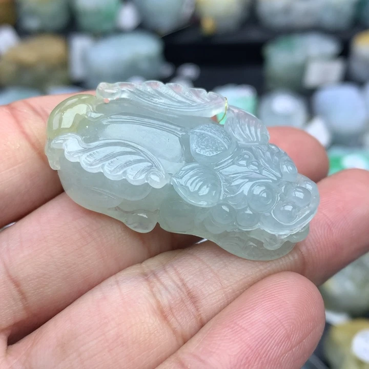 翡翠颈饰未镶嵌天然缅甸翡翠招财貔貅吊坠