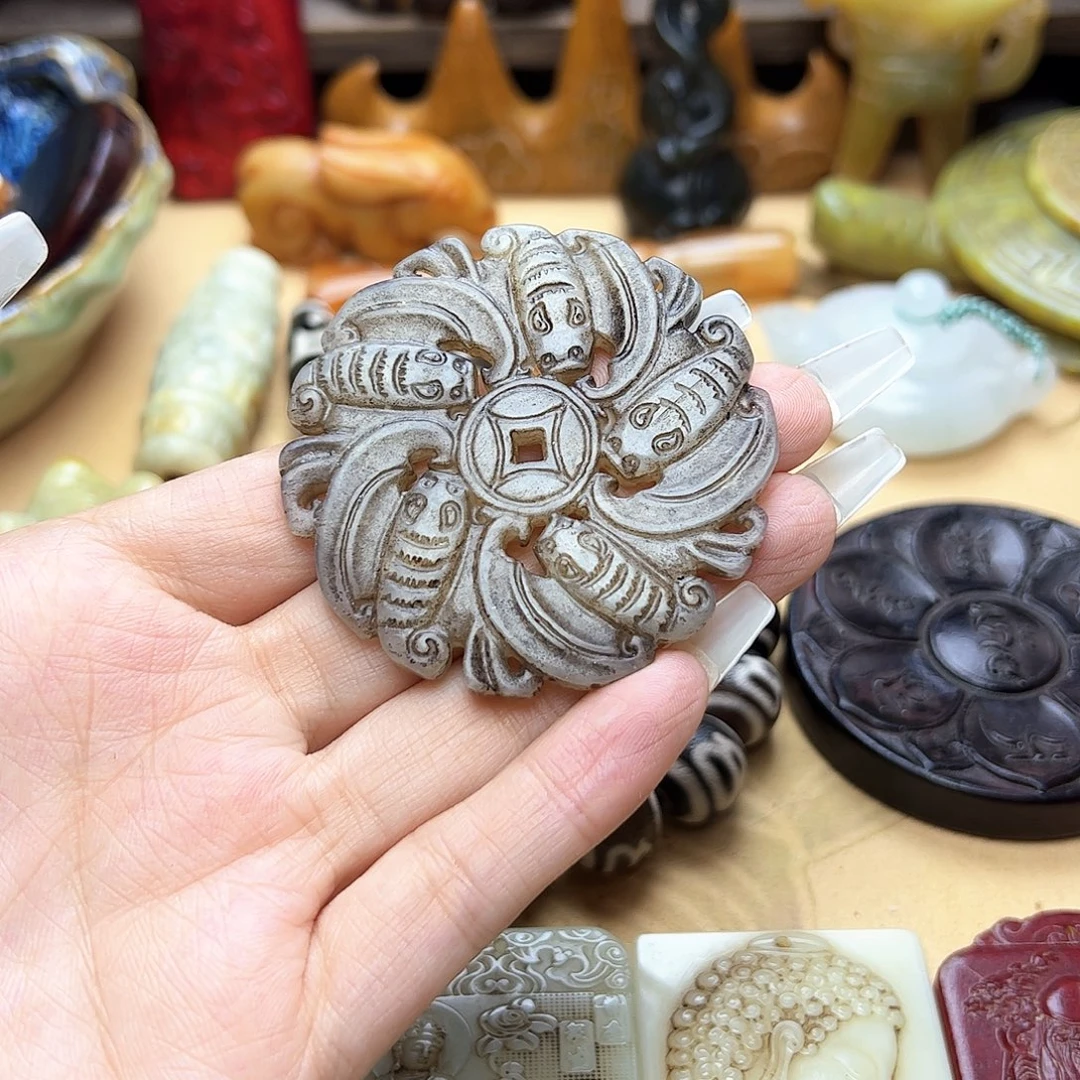 蛇纹石玉未镶嵌颈饰