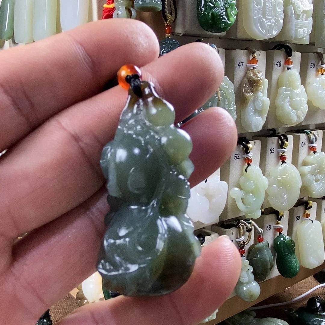 和田玉未镶嵌颈饰