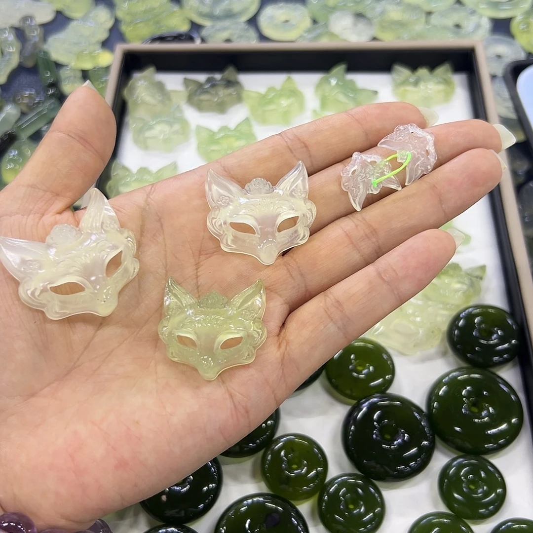 未镶嵌蛇纹石玉狐狸?