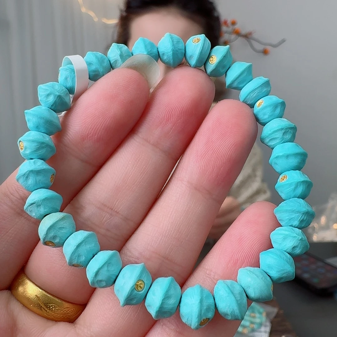 蝶***姐绿松石未镶嵌珠宝奇石